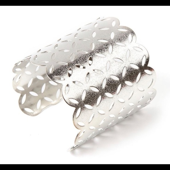 Amrita Singh Allyson open silver tone cuff bracelet. 2.75 “ wide. NWT. - Picture 1 of 8